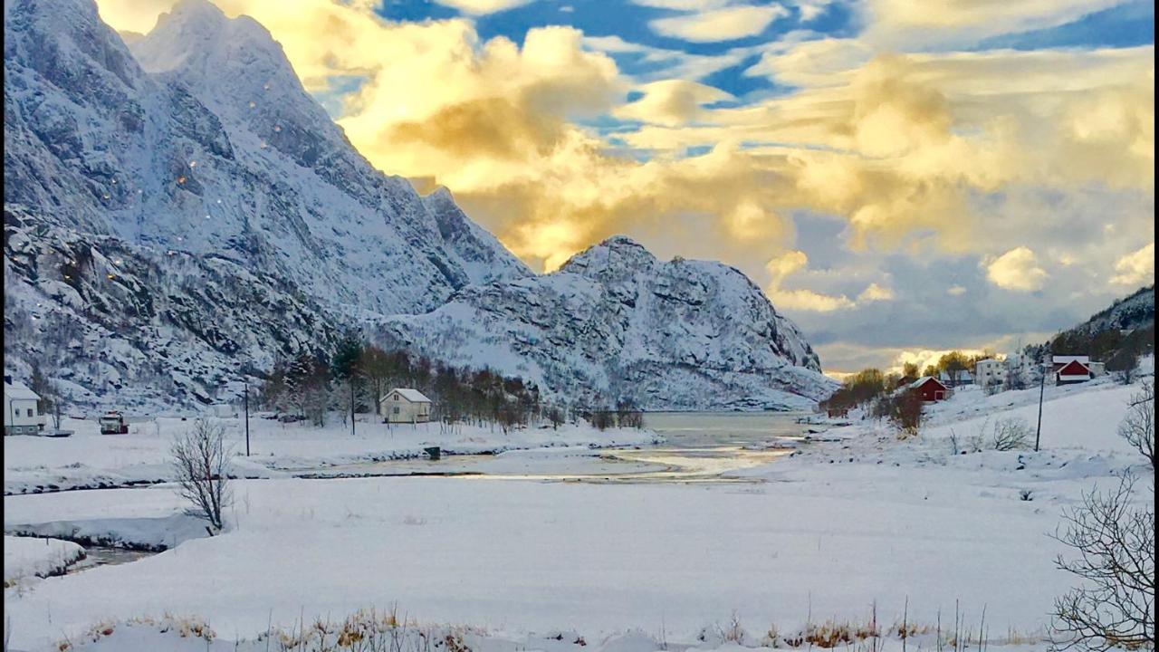 Lofoten Fjord Lodge Saupstad  Extérieur photo